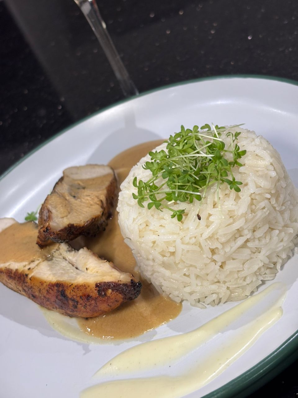 Blanc de poulet sauce foie gras